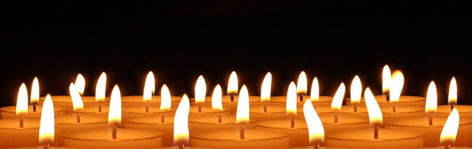 candles-492171_1920