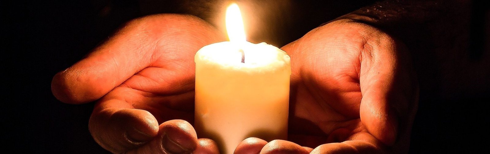 hands-gb9f0c9513_1920